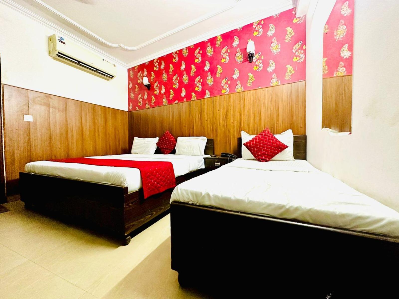 Hotel Galaxy Inn Near Delhi International Airport 新德里 外观 照片