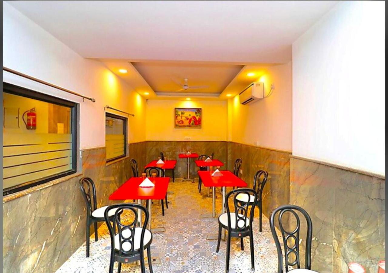 Hotel Galaxy Inn Near Delhi International Airport 新德里 外观 照片