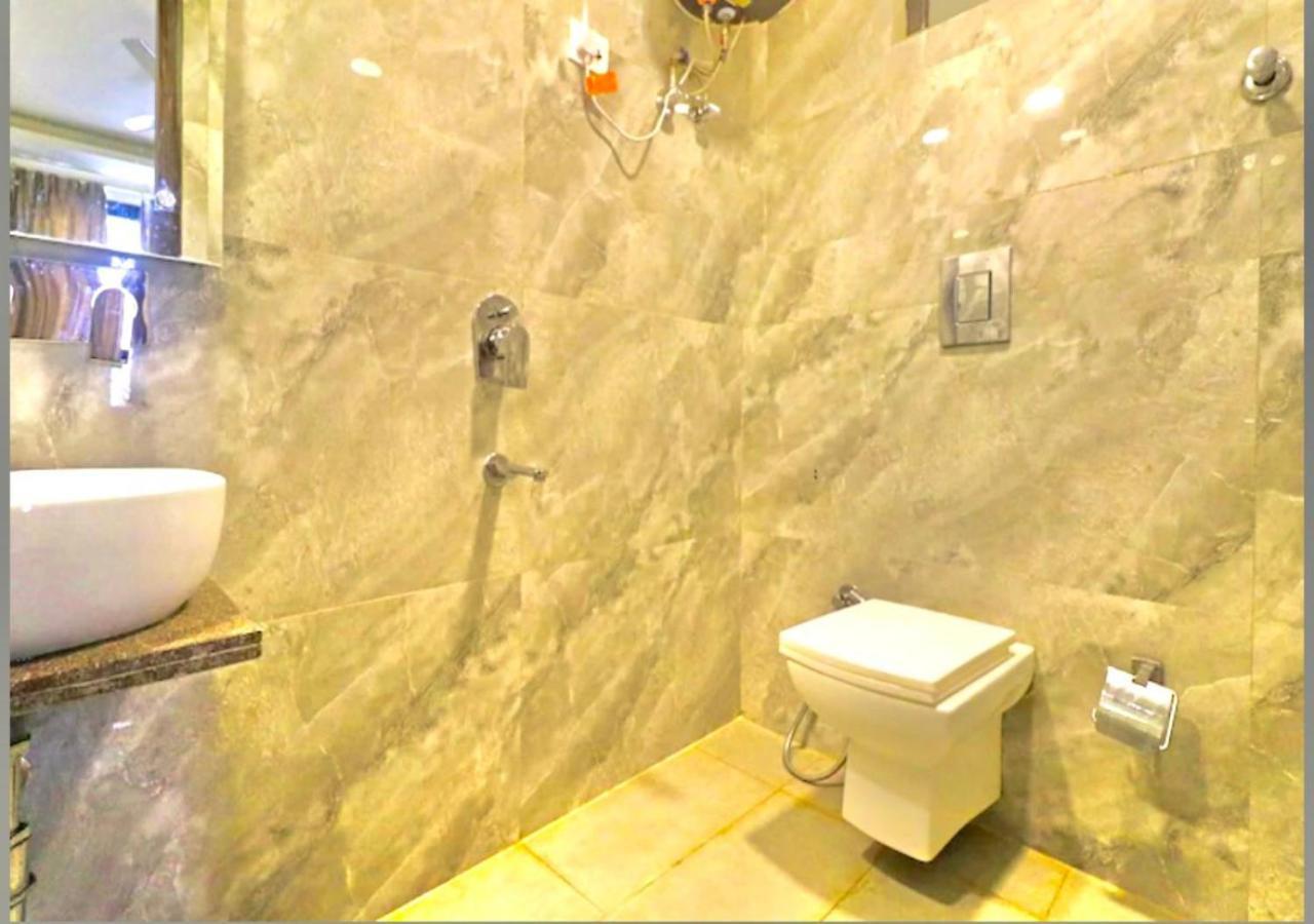 Hotel Galaxy Inn Near Delhi International Airport 新德里 外观 照片