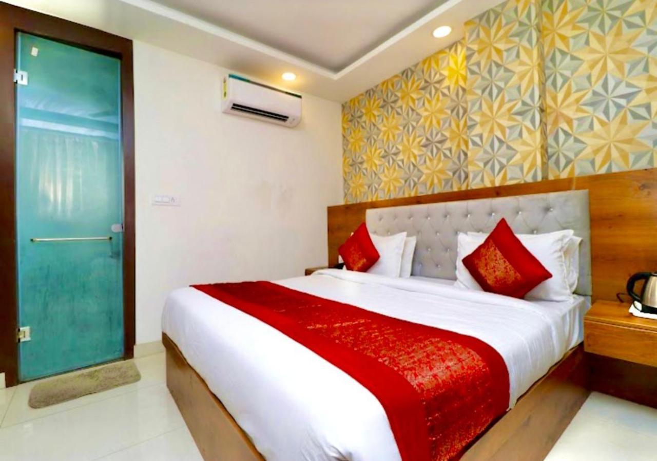 Hotel Galaxy Inn Near Delhi International Airport 新德里 外观 照片