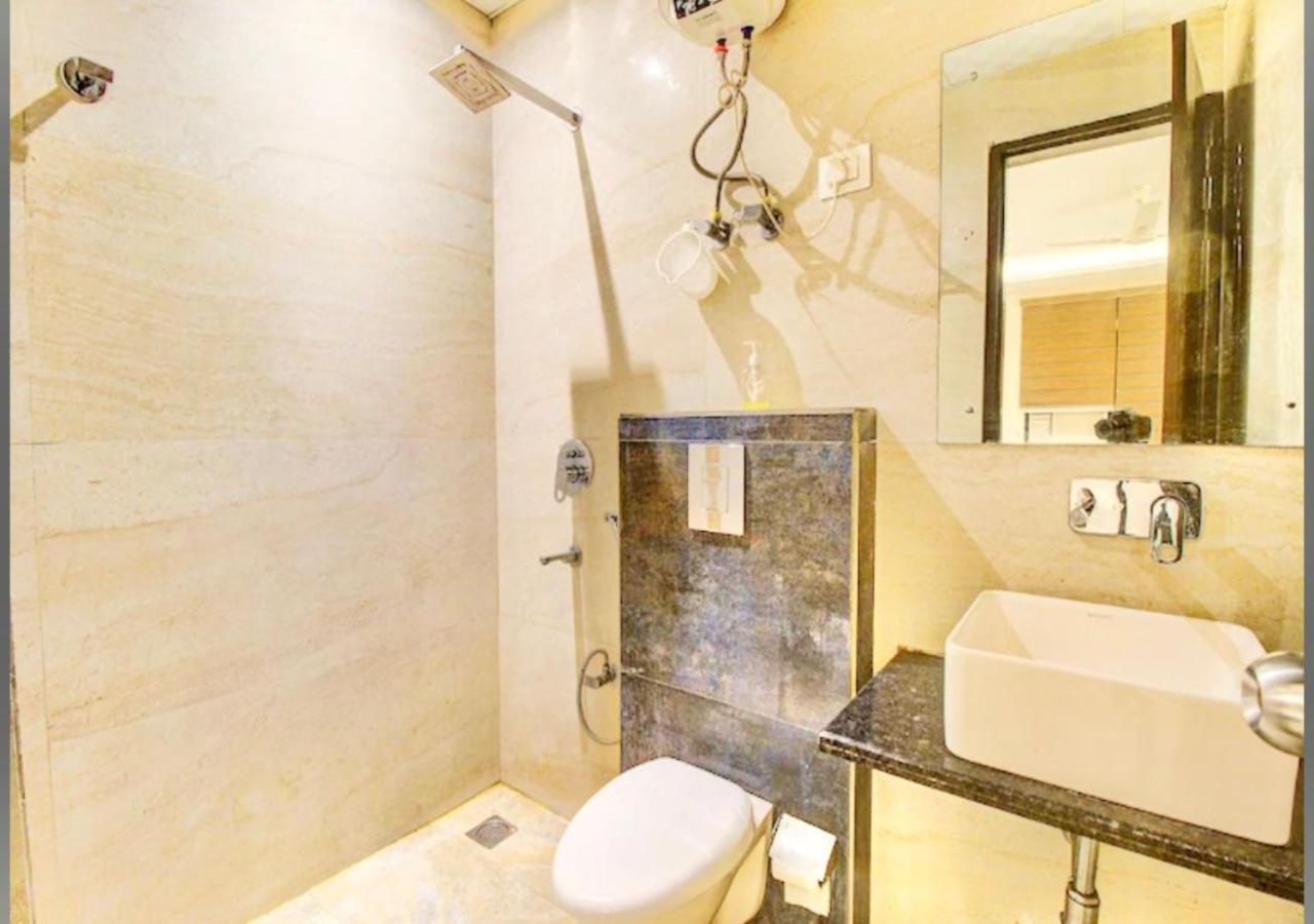 Hotel Galaxy Inn Near Delhi International Airport 新德里 外观 照片
